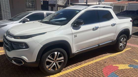 FIAT TORO 2.0 16V TURBO DIESEL VOLCANO 4WD AT9